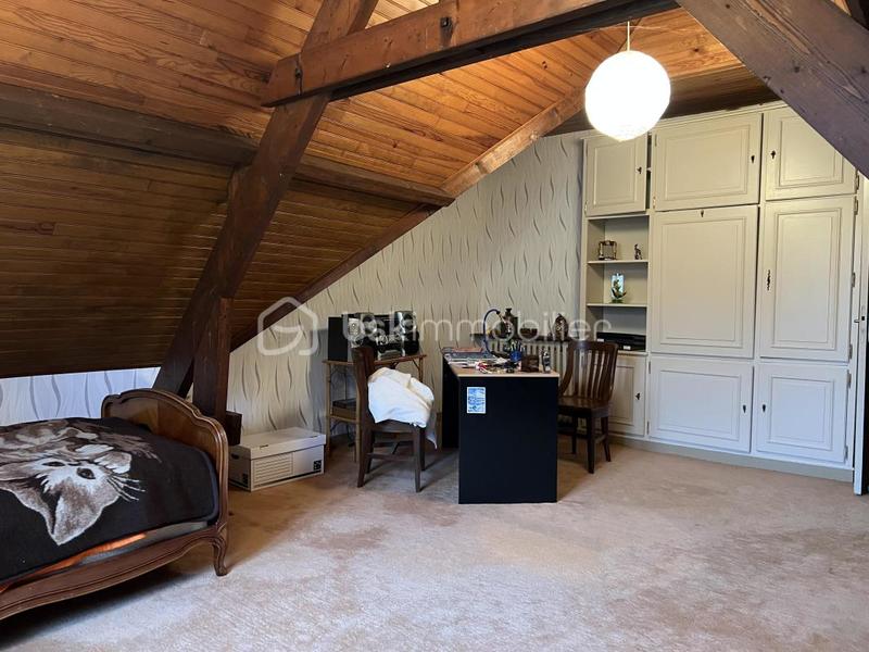 Maison - 232 m² - 8 pièces