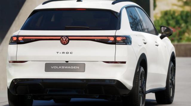 Volkswagen t-Roc 1.5 eTSI Evo2 Hybrid 150 ch Dsg7 R-Line (Dispo Avril)