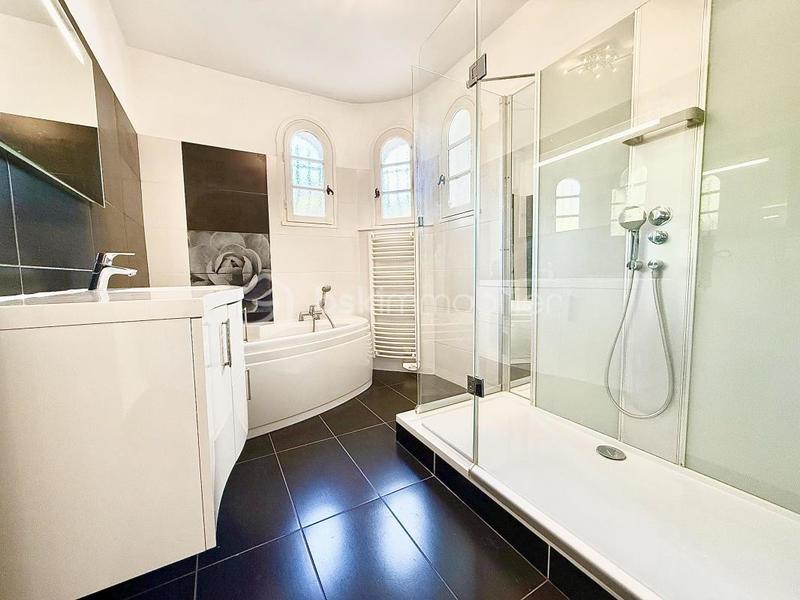 Maison traditionnelle - 144 m² - 5 pièces