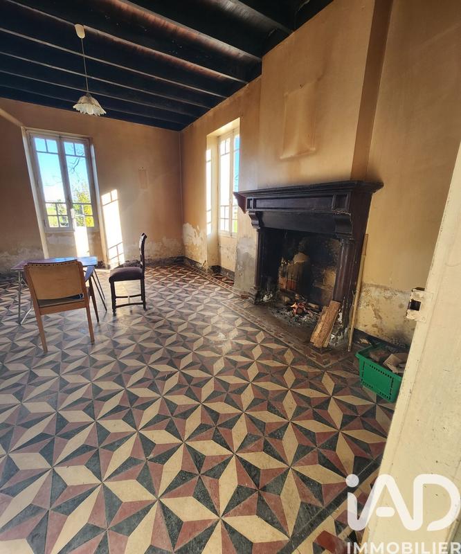 Maison - 256 m² - 5 pièces