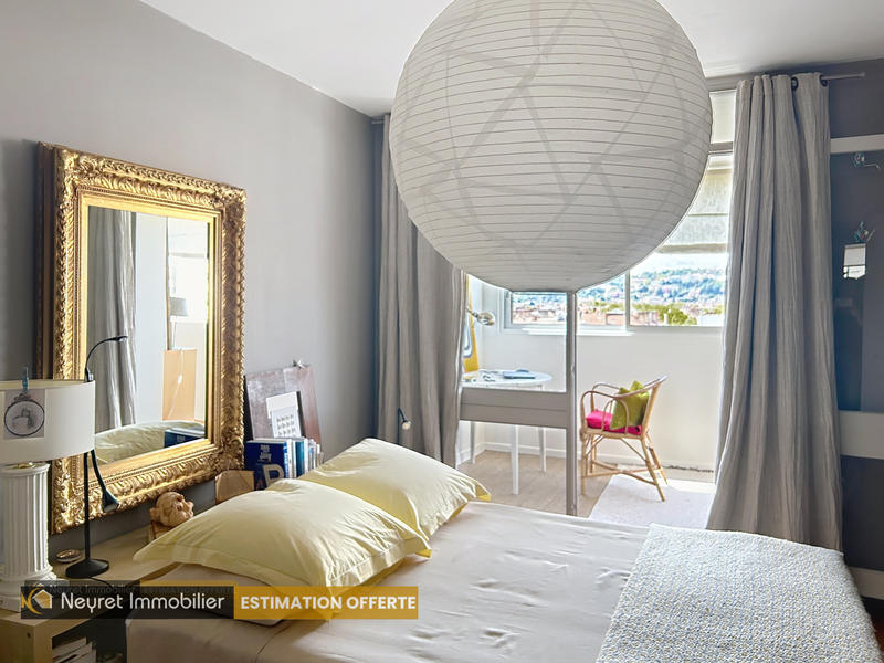 Appartement - 84 m² - 4 pièces