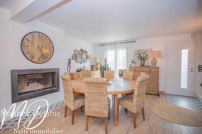 Maison - 180 m² - 8 pièces