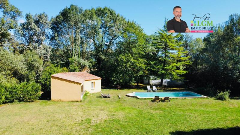 Maison - 237 m² - 7 pièces