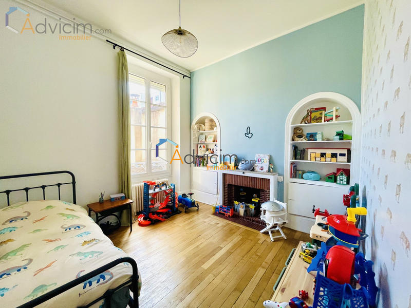 Appartement - 165 m² - 5 pièces