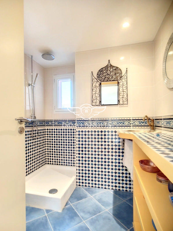 Maison - 209 m² - 6 pièces