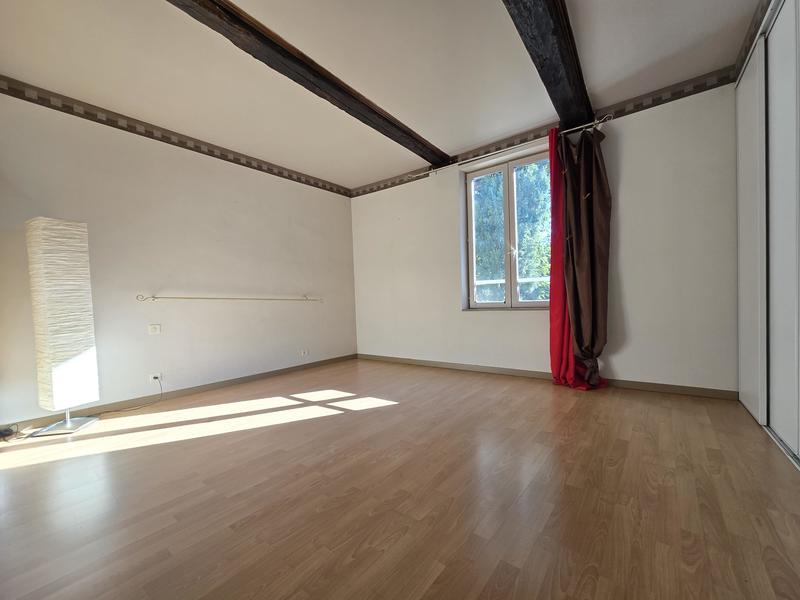 Appartement - 85 m² - 3 pièces