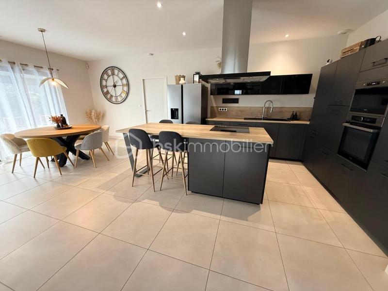 Villa - 145 m² - 6 pièces