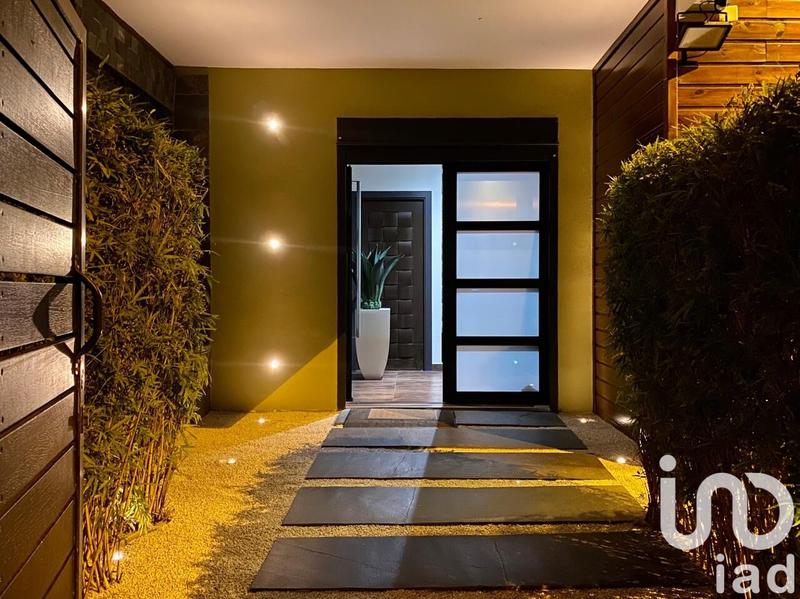 Maison - 308 m² - 9 pièces