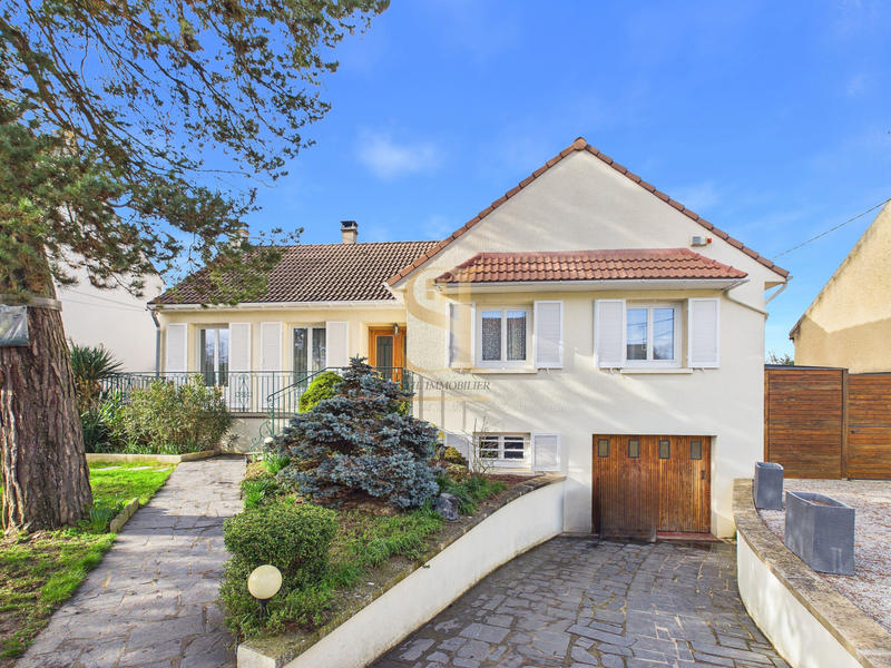 Maison - 140 m² - 7 pièces