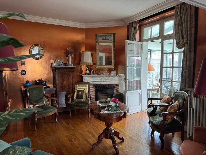 Maison - 192 m² - 9 pièces