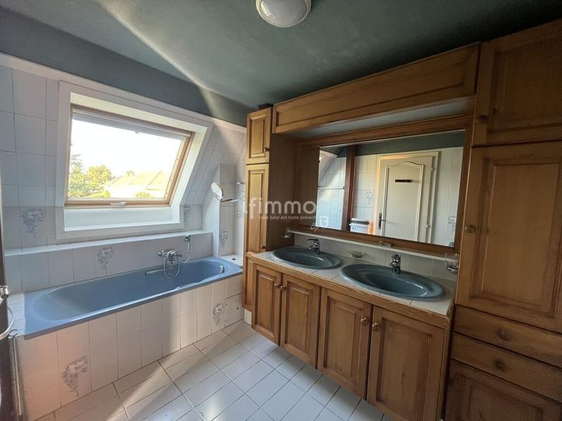 Château - 137 m² - 5 pièces