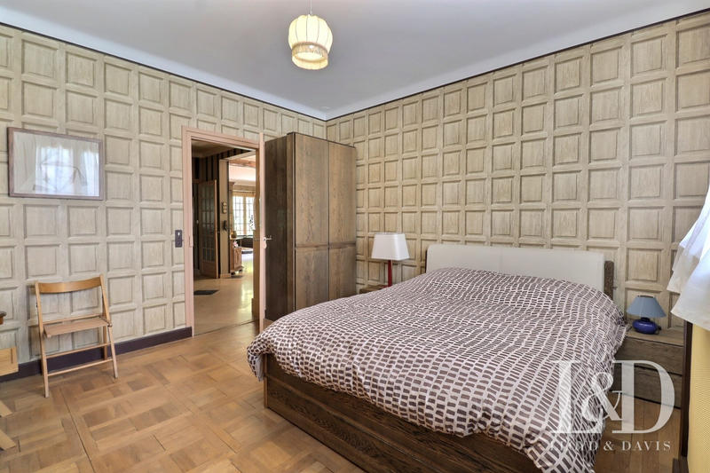 Maison - 425 m² - 14 pièces