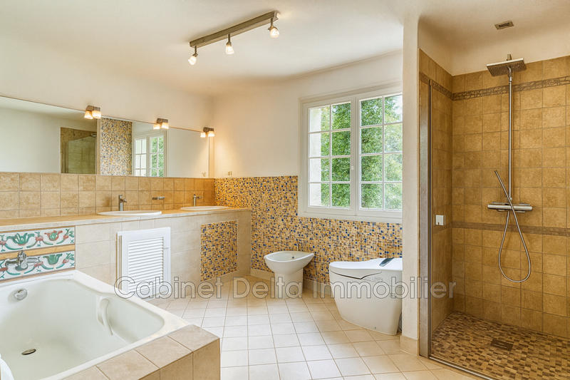 Maison - 267 m² - 6 pièces