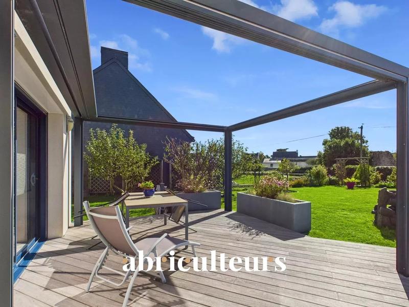 Maison - 186 m² - 9 pièces