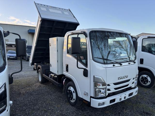 Isuzu M27 Serie Bleu F 2750 3.0l 150ch Bvm Benne Acier + Coffre