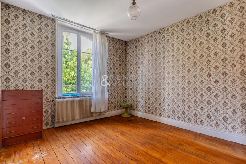 Maison - 239 m² - 8 pièces