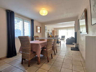 Maison traditionnelle - 140 m² - 8 pièces