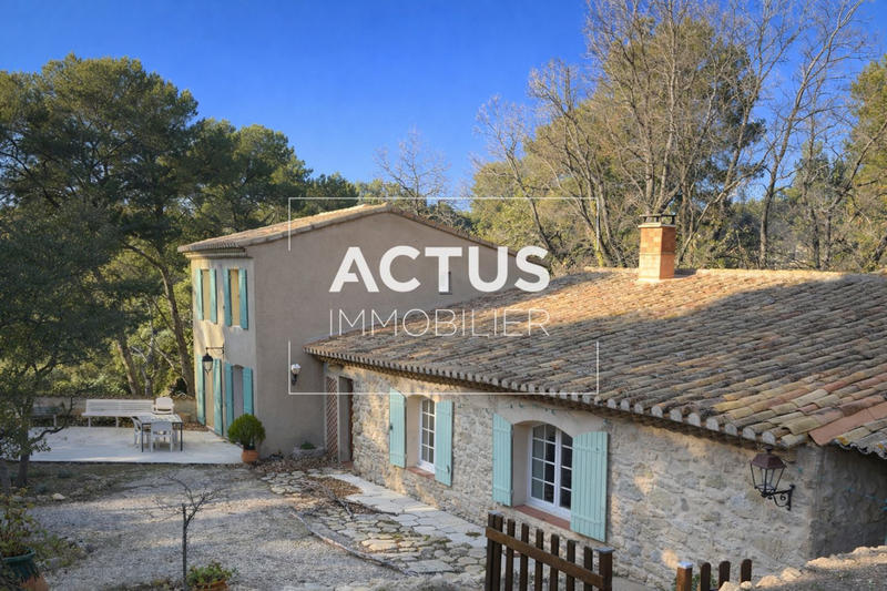 Maison - 210 m² - 8 pièces