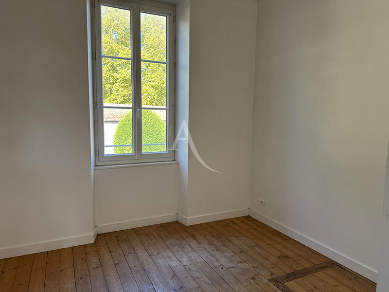 Maison - 121 m² - 8 pièces