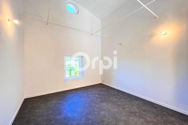 Maison - 208 m² - 5 pièces