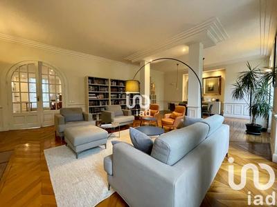 Maison - 527 m² - 5 pièces