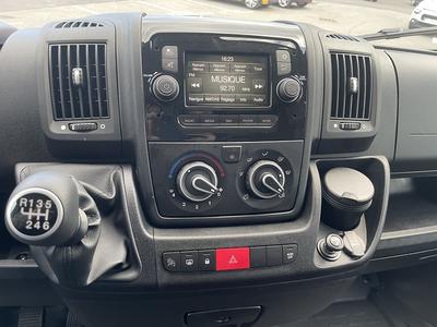 Citroën Jumper III Fourgon Tole Club 33 L2h2 2.2 Bluehdi 16v s&amp;S - 140