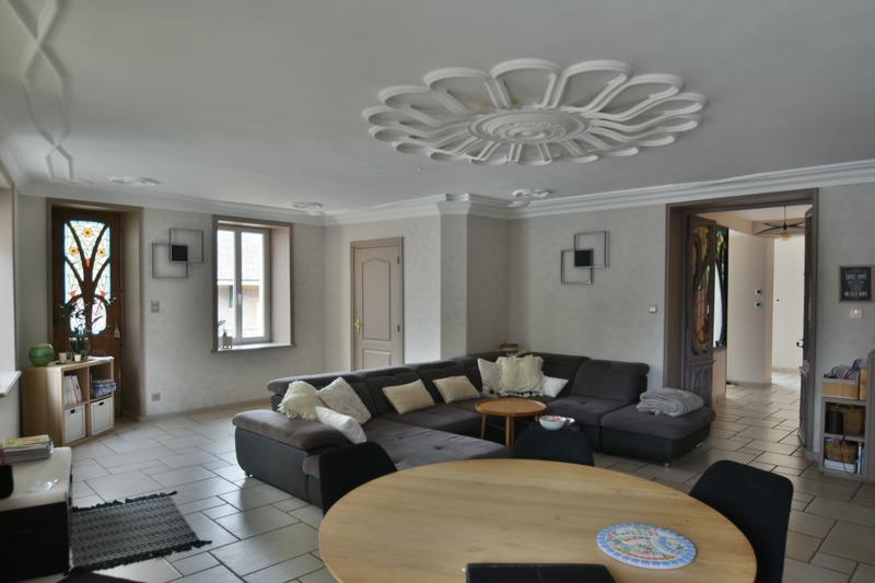 Maison - 270 m² - 9 pièces