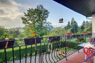 Maison - 216 m² - 8 pièces