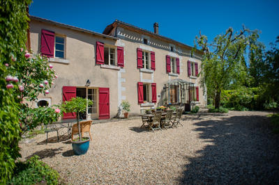 Maison - 300 m² - 9 pièces