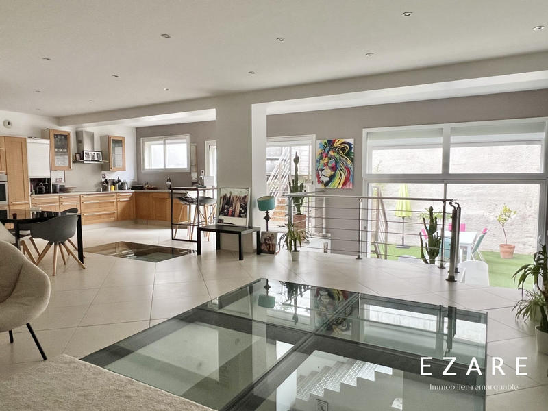 Appartement - 215 m² - 6 pièces