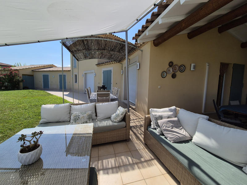 Maison - 250 m² - 11 pièces