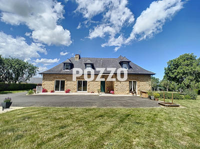 Maison - 244 m² - 8 pièces