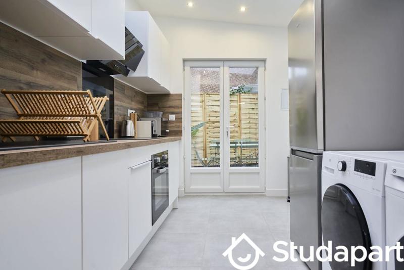 Chambre - 11 m² - 1 pièce