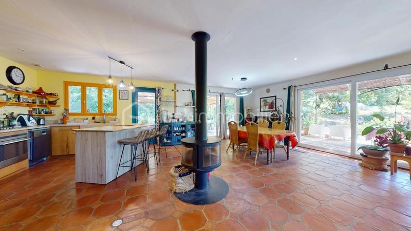 Maison traditionnelle - 136 m² - 5 pièces