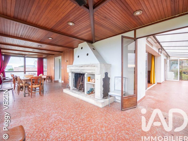 Maison - 235 m² - 10 pièces