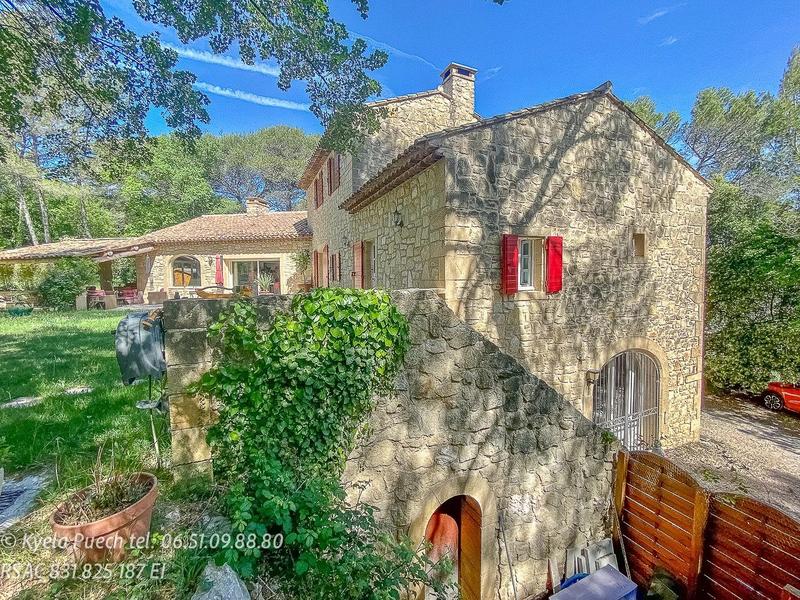 Maison - 282 m² - 10 pièces