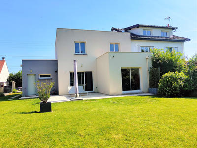 Maison - 111 m² - 5 pièces
