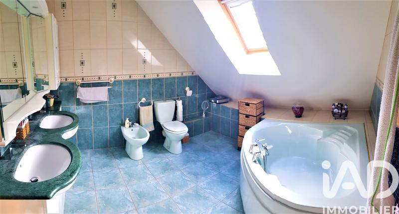 Maison - 185 m² - 7 pièces