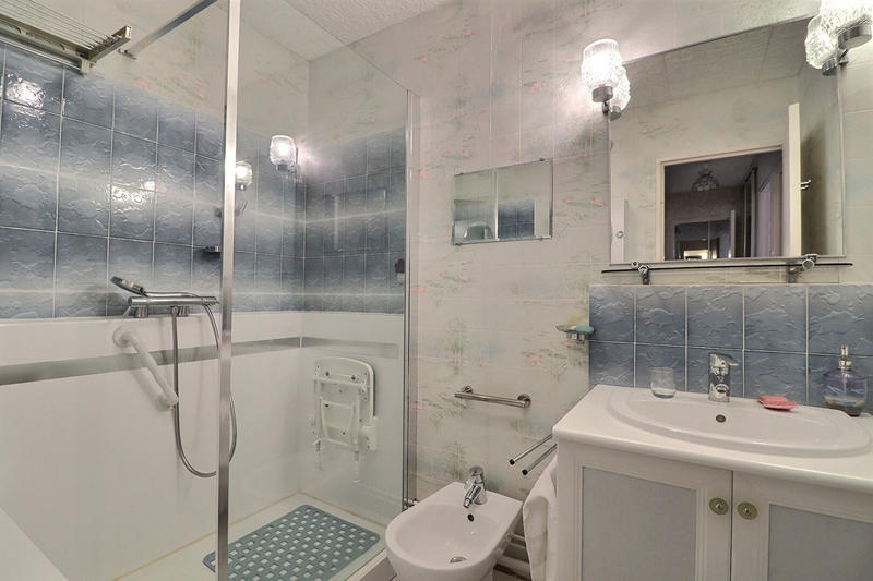 Appartement - 84 m² - 4 pièces