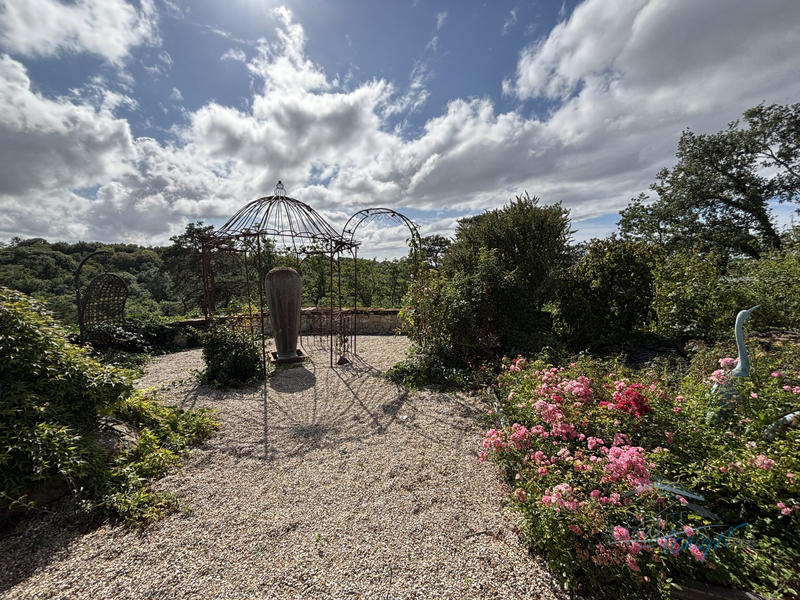 Maison ancienne - 370 m² - 12 pièces