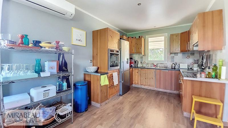 Villa - 180 m² - 8 pièces