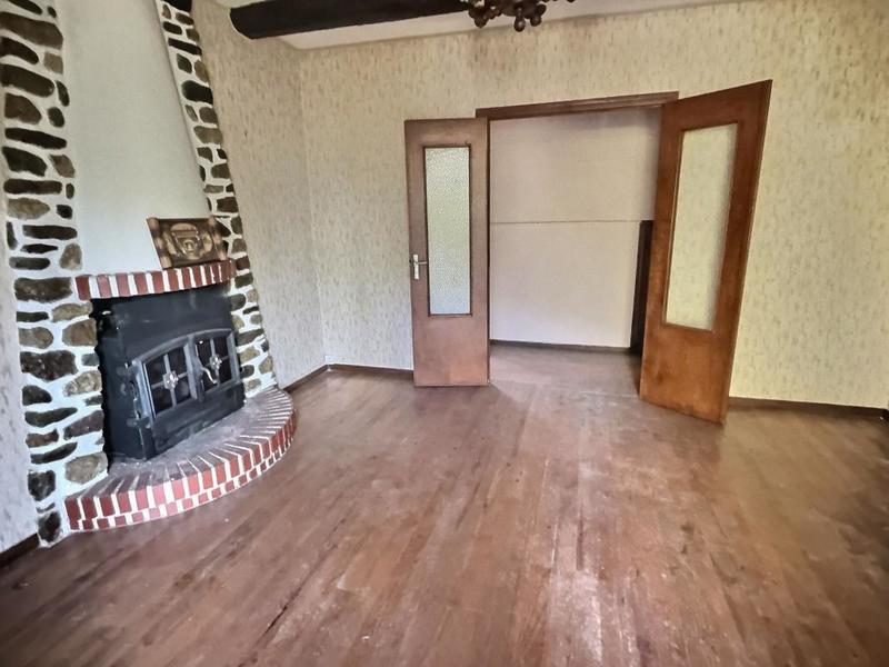 Maison - 214 m² - 8 pièces