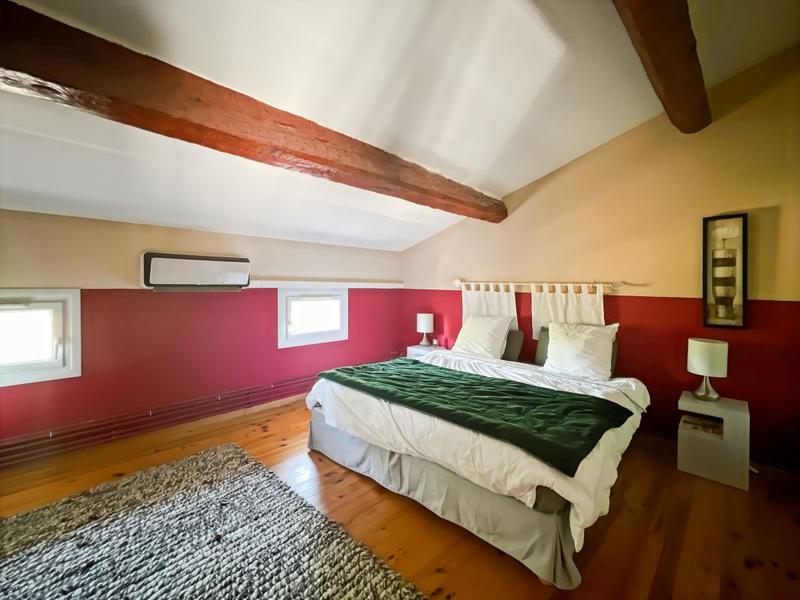 Maison - 235 m² - 6 pièces