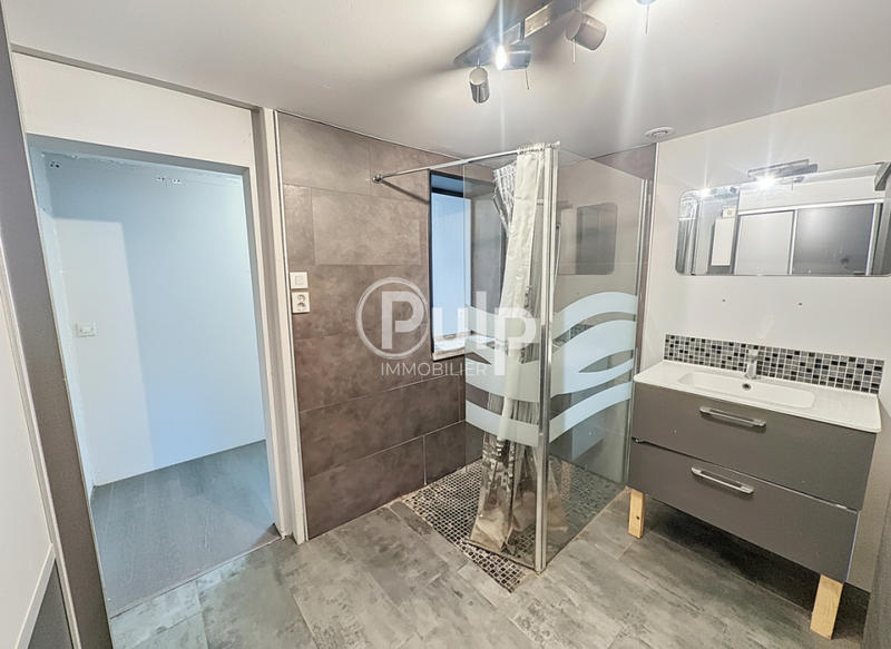 Maison - 153 m² - 11 pièces