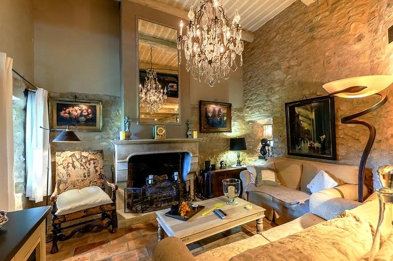 Demeure - 330 m² - 12 pièces