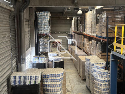 Entrepôt - 3 244 m²