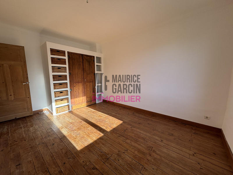 Maison - 202 m² - 7 pièces