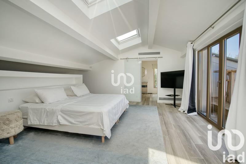 Maison - 220 m² - 6 pièces