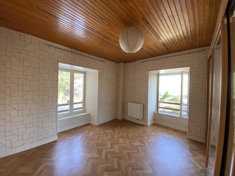 Maison - 175 m² - 10 pièces