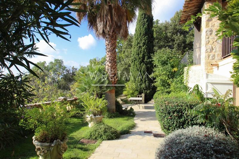 Villa - 233 m² - 5 pièces
